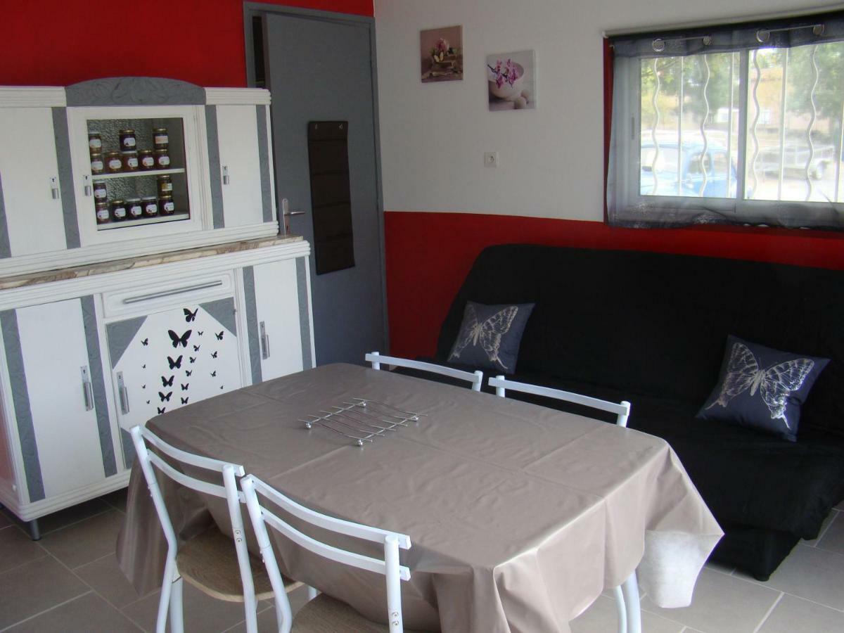 Studio/Gite Les Papillons Lablachère Екстериор снимка